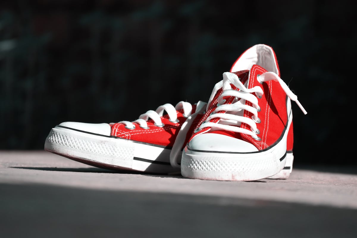 Mağazada beğenilen sneaker modeli